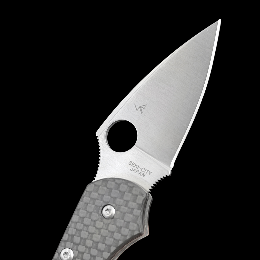 C28CFP Dragonfly 2 Folding Knife  VG10 Blade, Carbon fiberHandles