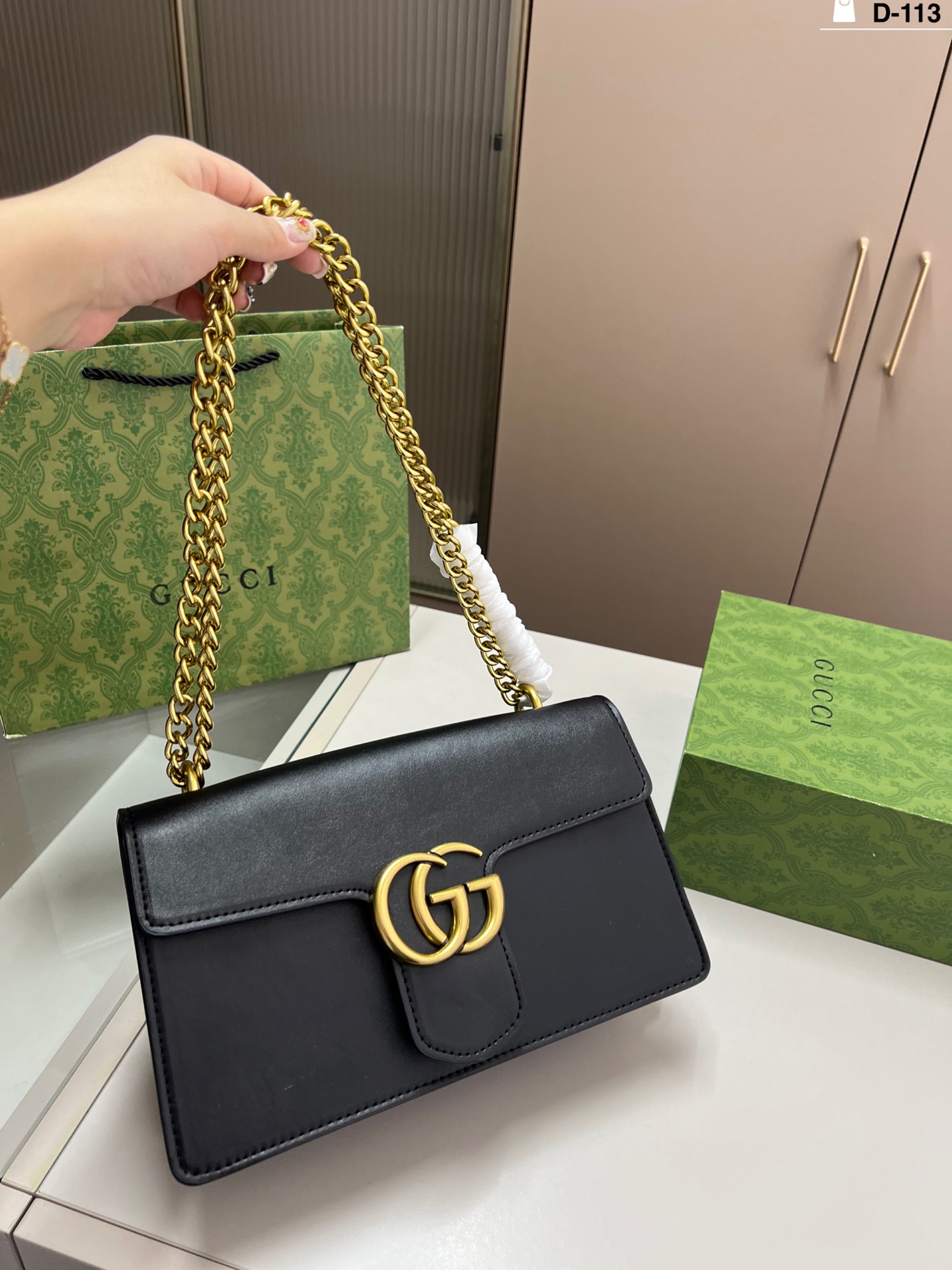 Gucci Crossbody Chain Bag - cnluxepick