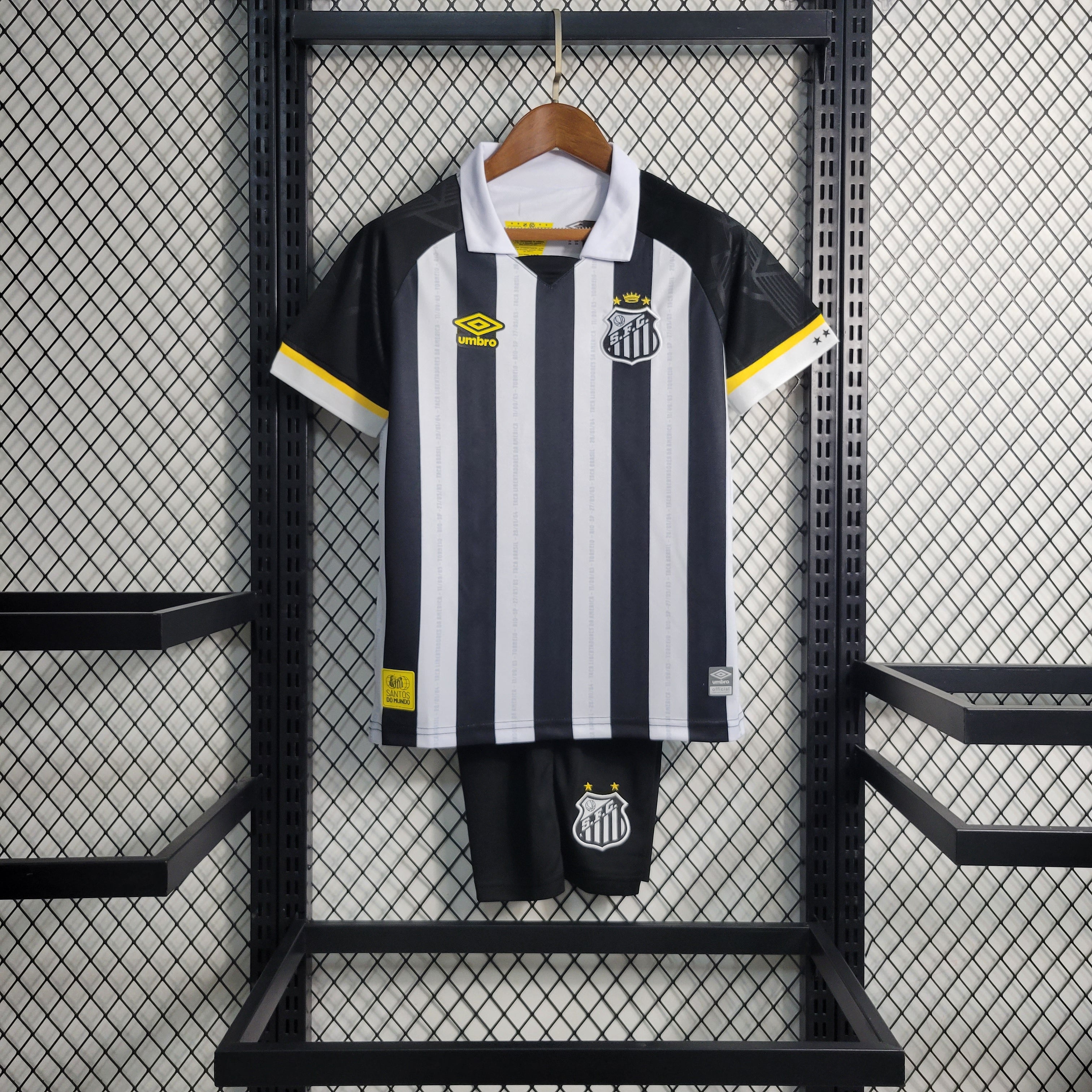Kit Enfant Santos FC 2023 2024€13.99