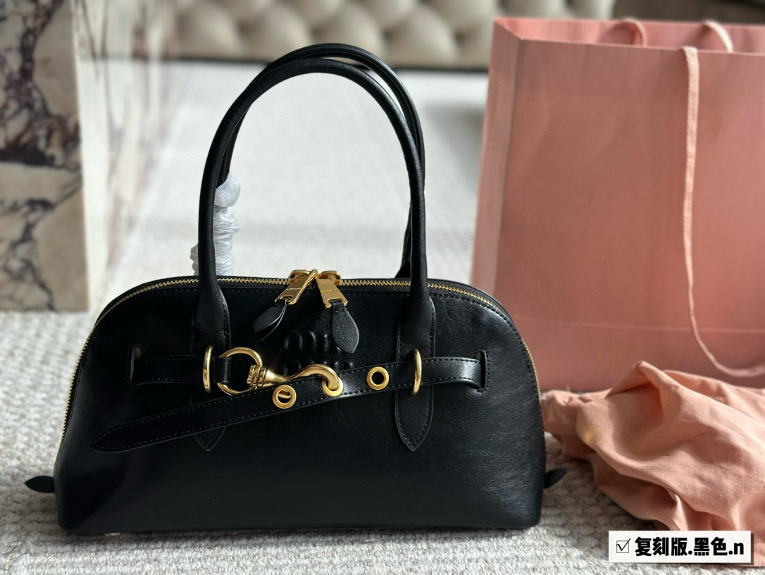 MiuMiu's new Aventure shell bag - cnluxepick