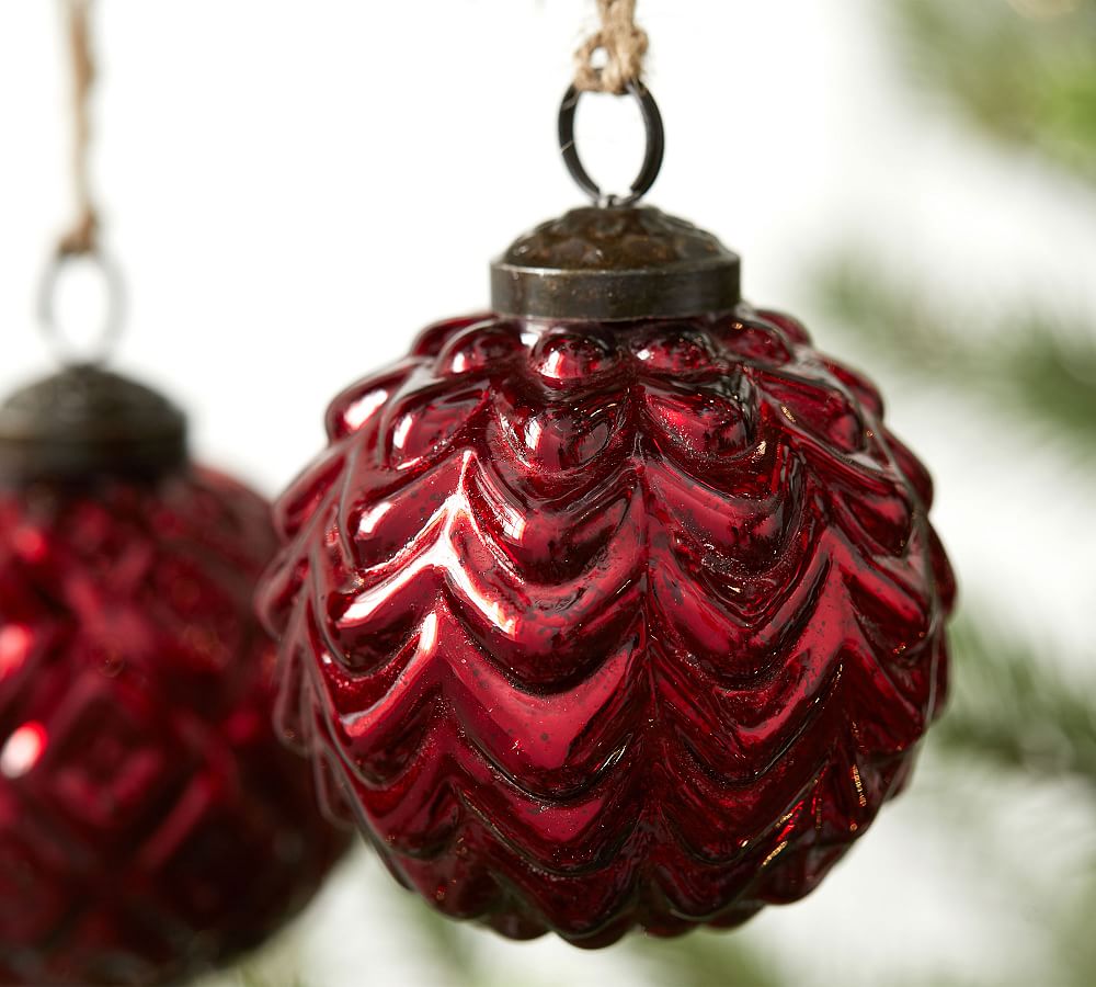Mercury Glass Adorned Ornament Set - Red  sgtnighsdesigns