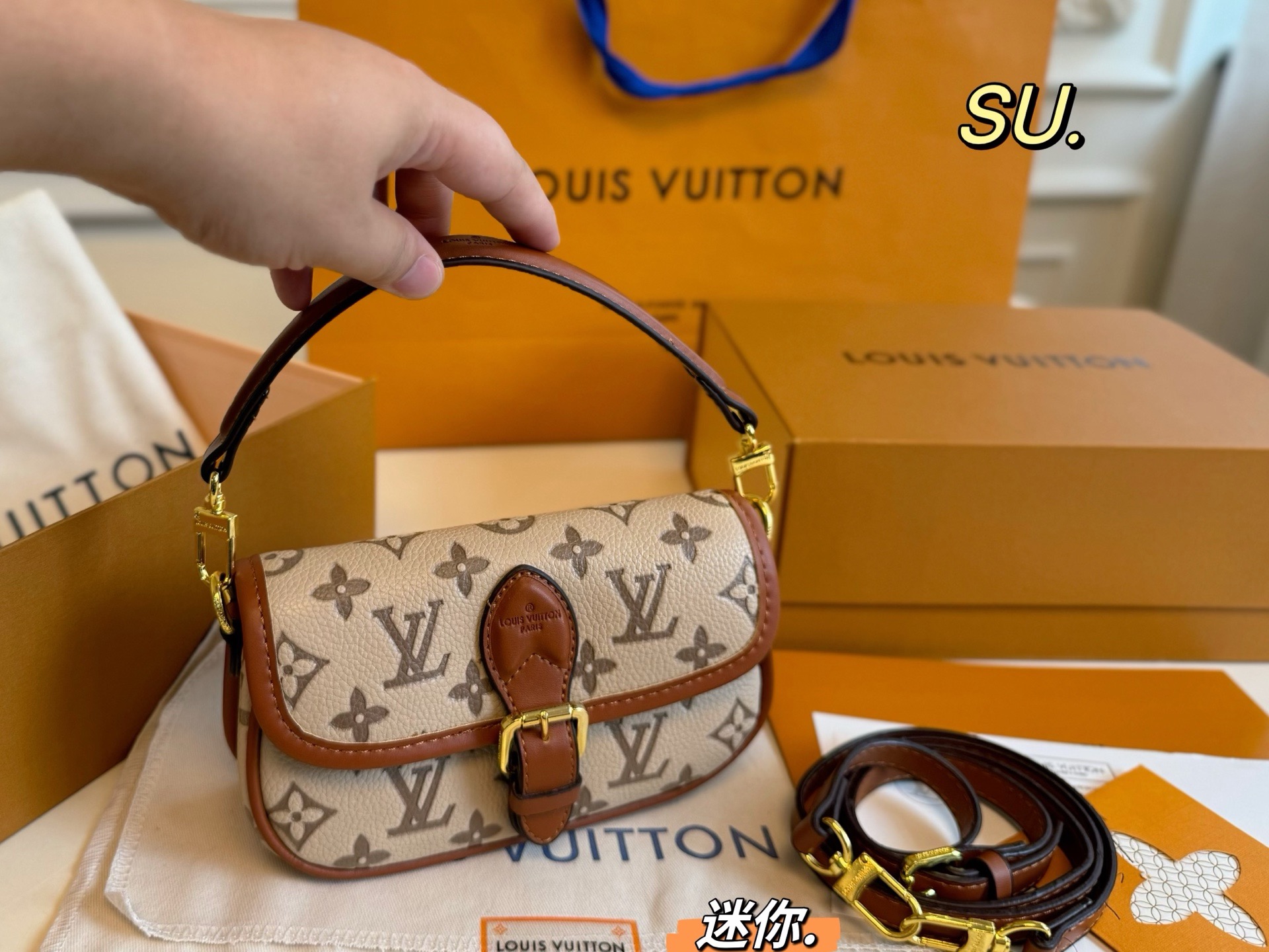 Louis Vuitton Diane mini vintage baguette bag - cnluxepick