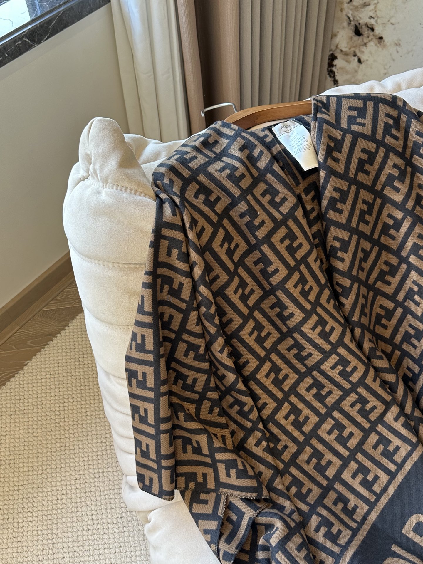 Fendi Monogram Shawl - cnluxepick