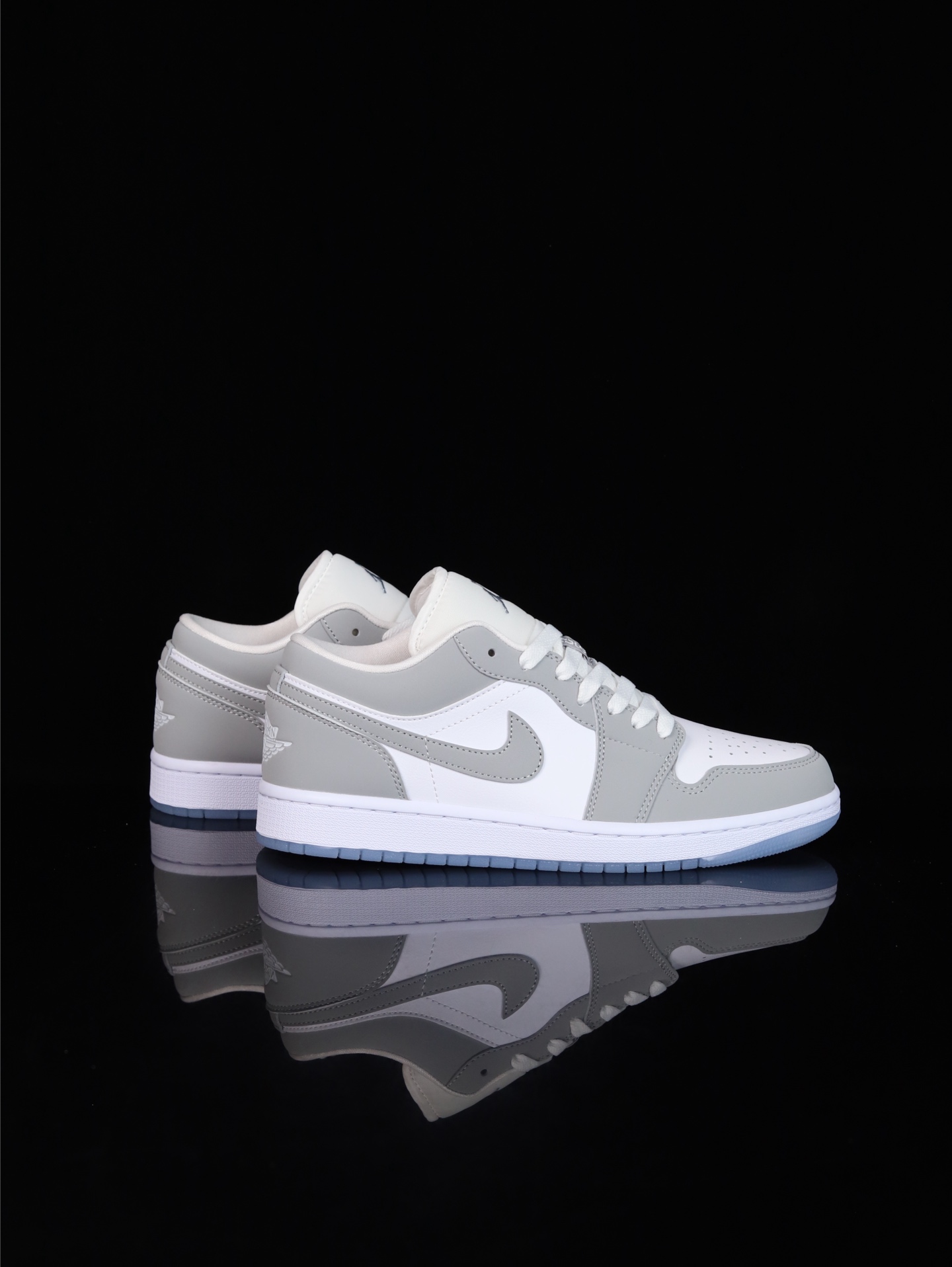 Nike C-Version AJ1 Low-Top Sneakers - cnluxepick