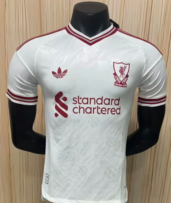 Liverpool 26/27 away player version jersey