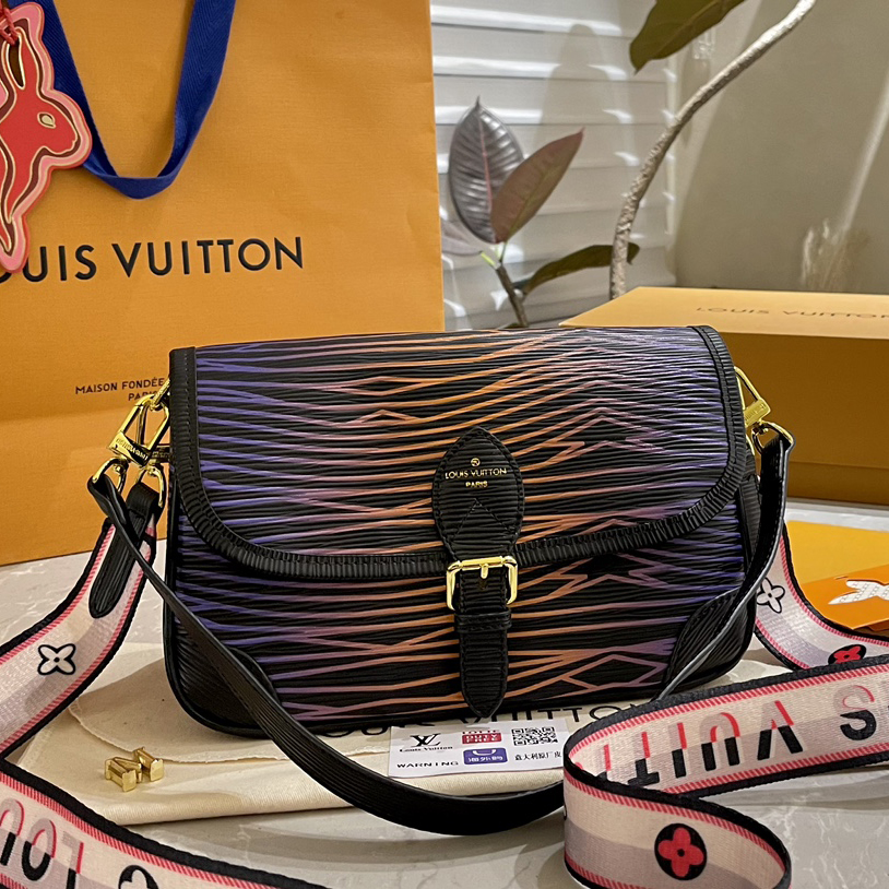 LV shoulder Baguette bag - cnluxepick