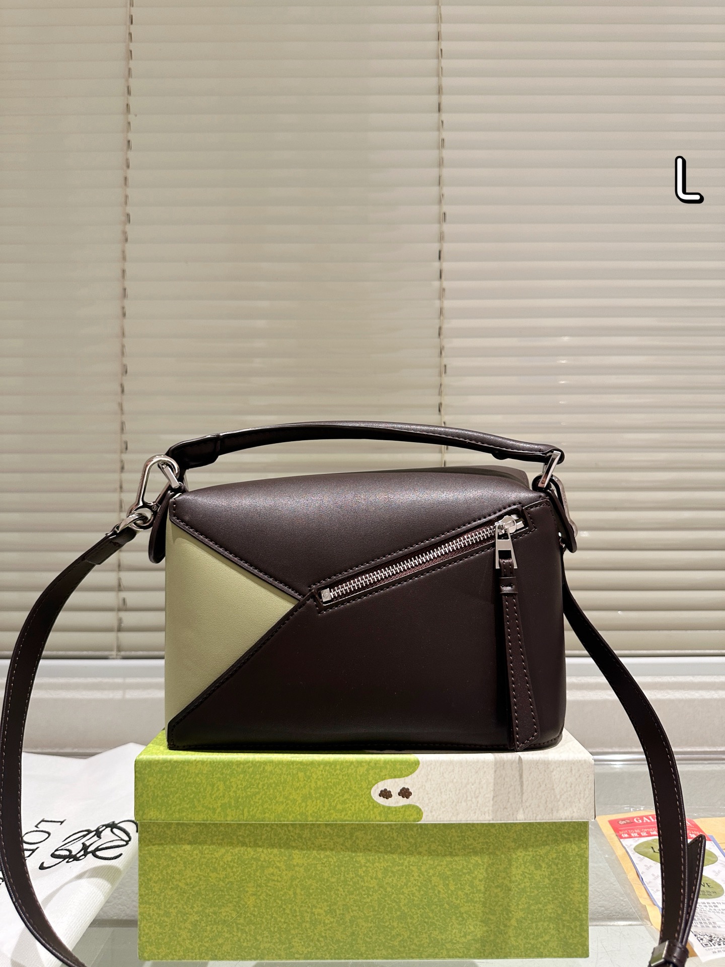 Loewe's Stylish Geometric Bag - cnluxepick
