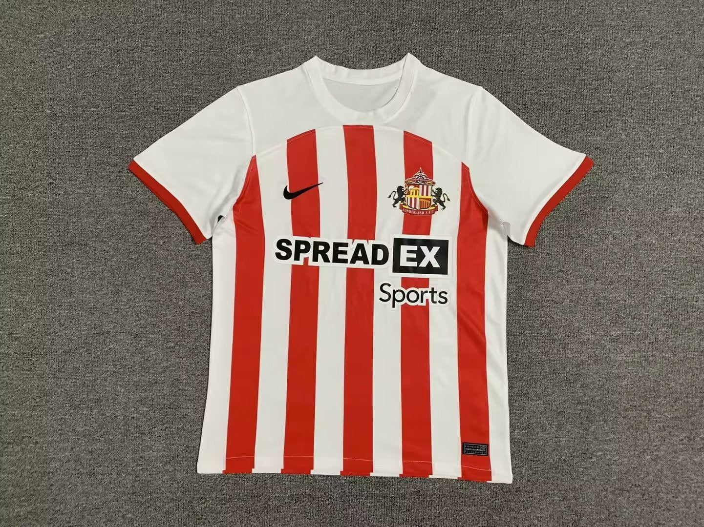 Sunderland maillot foot 2023 2024€14.99