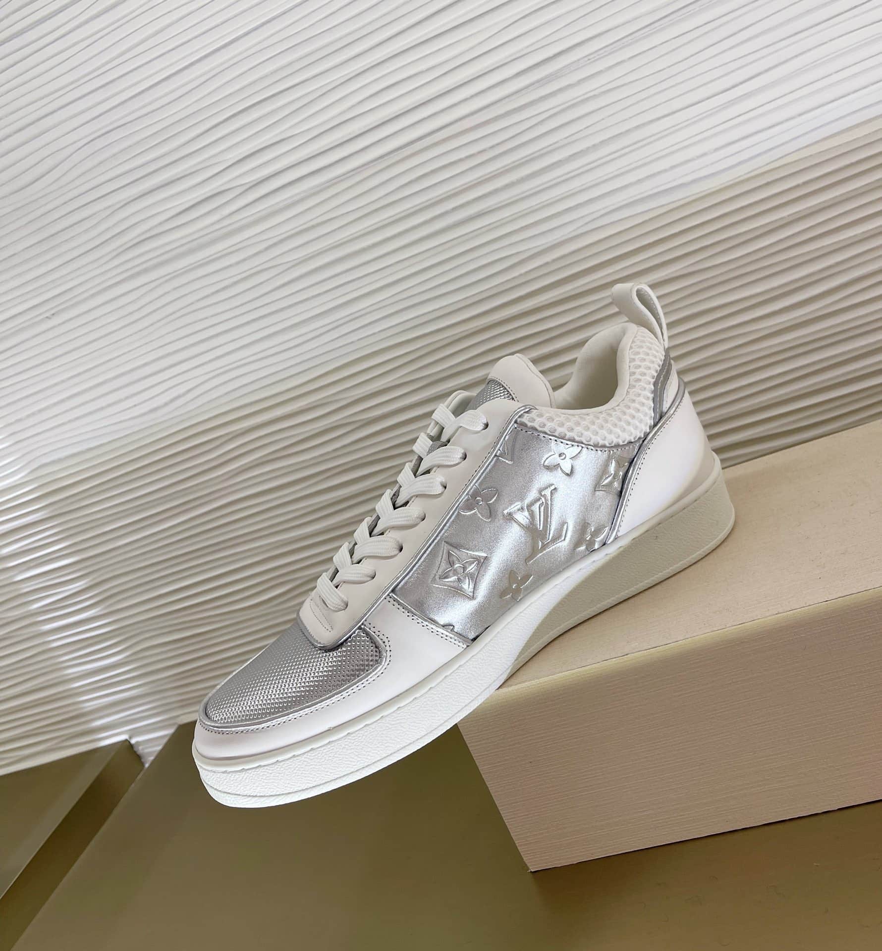 Louis Vuitton Boombox Sneaker Sliver 1A969F