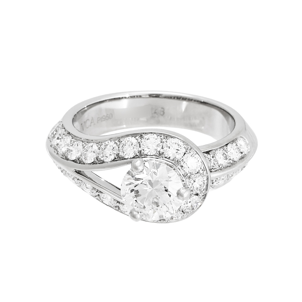 Van Cleef & Arpels Couture Ring Platinum Diamond VCARD37400