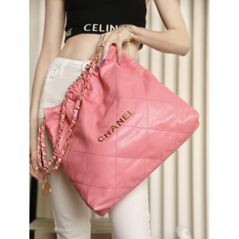 Chanel 22 Handbag in Shiny Calfskin 46cm