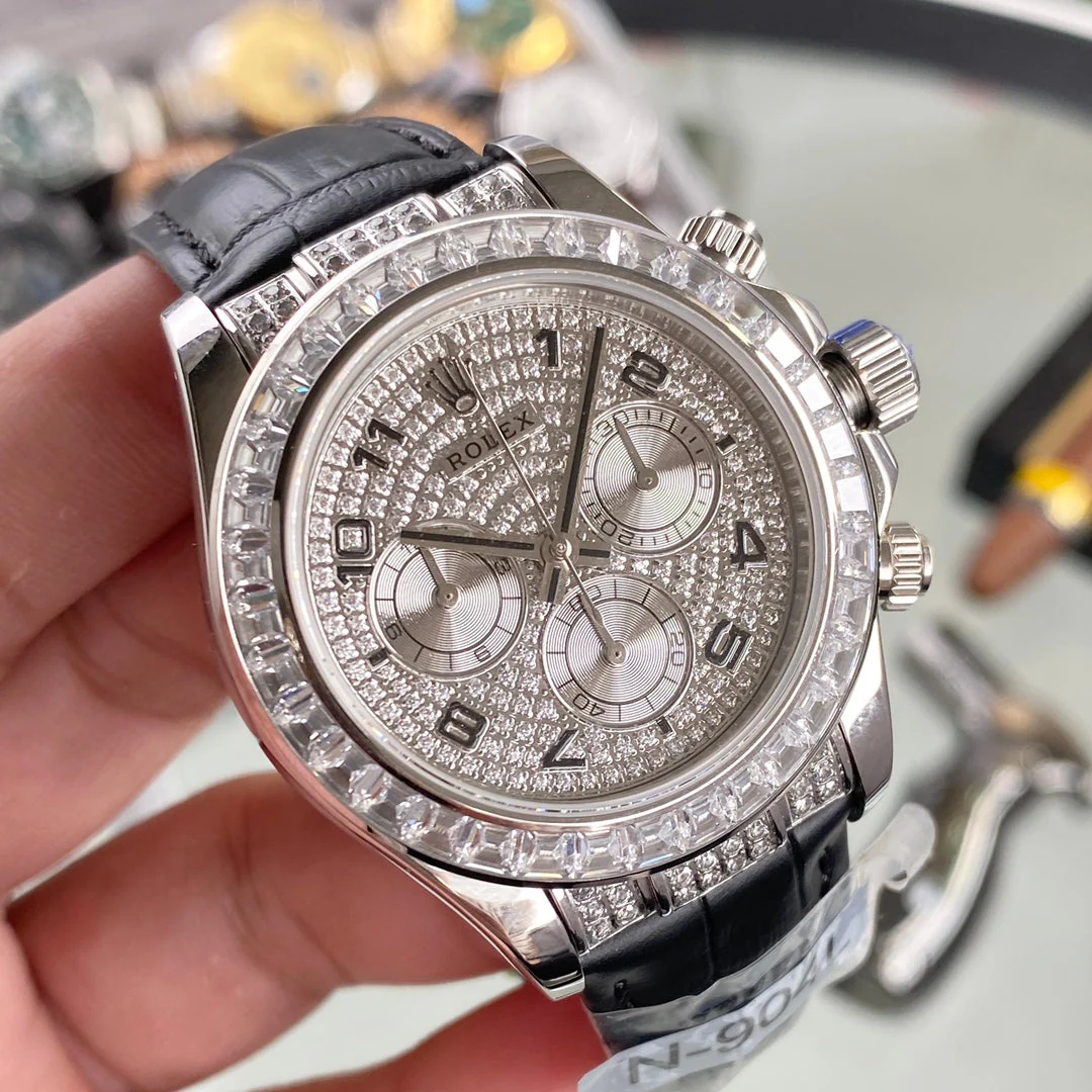DAYTONA SET WITH 36 BAGUETTE-CUT DIAMONDS BLACK LEATHER