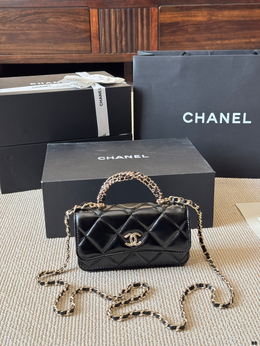 Chanel 24b twist chain handle shoulder bag - cnluxepick