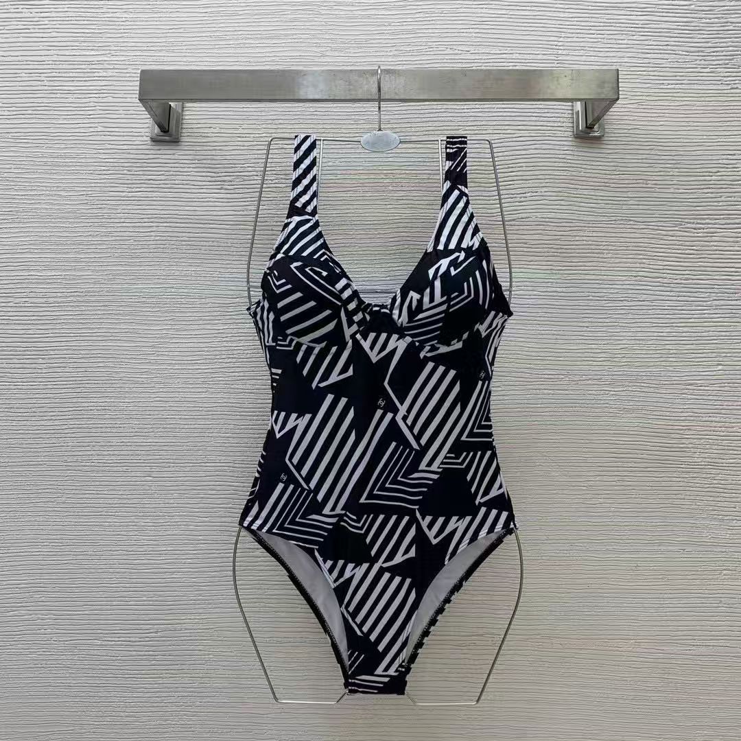 Chanel's new one-piece swimsuit bikini - cnluxepick