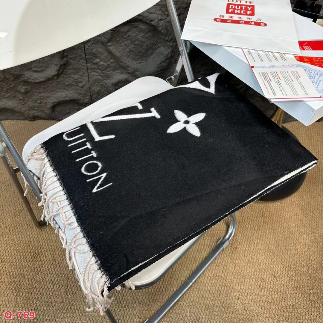 Louis Vuitton LV Unisex Reykjavik Scarf - cnluxepick