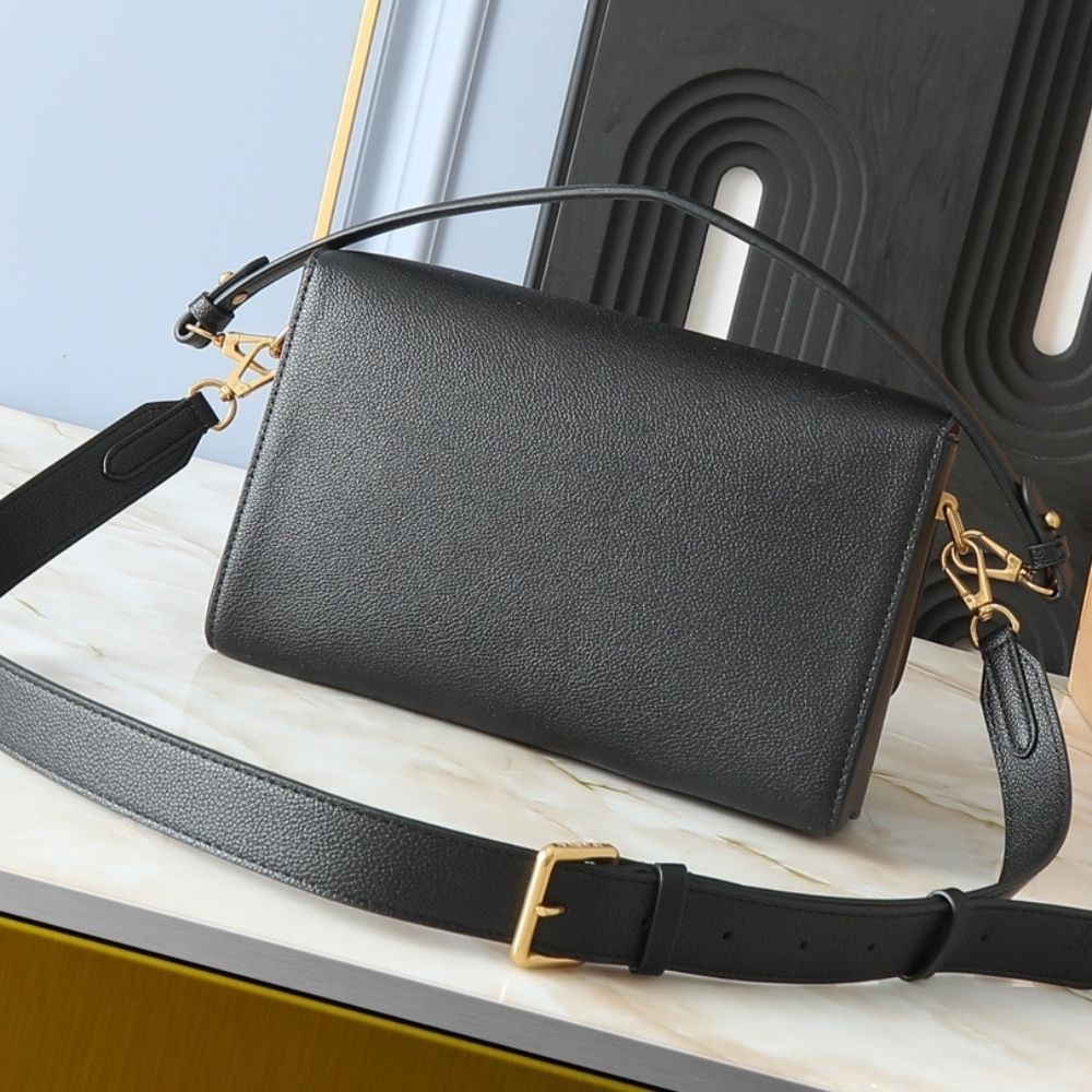 Louis Vuitton Soft Twist Black 10.6 Inches M24639