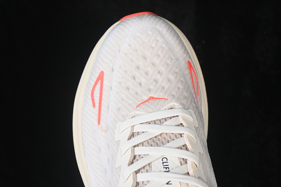 HOKA One One Clifton 9