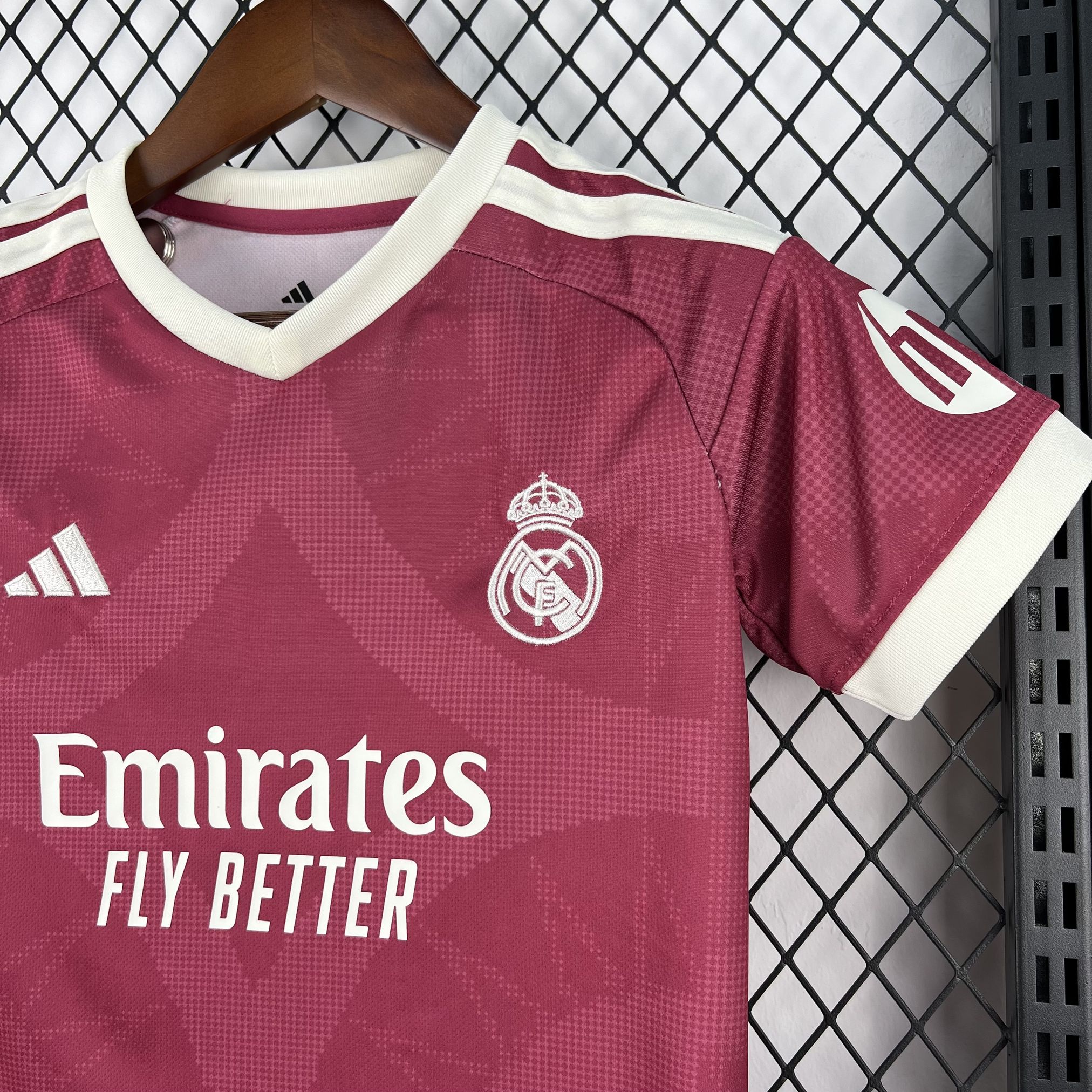 Kids Real Madrid 2026/27 Red Jersey 16-28 3