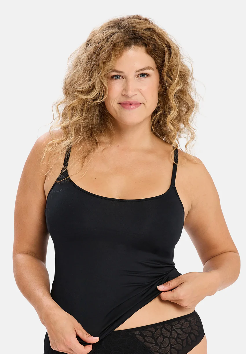 Ensemble Secret Noir avec jupon et fond de robe