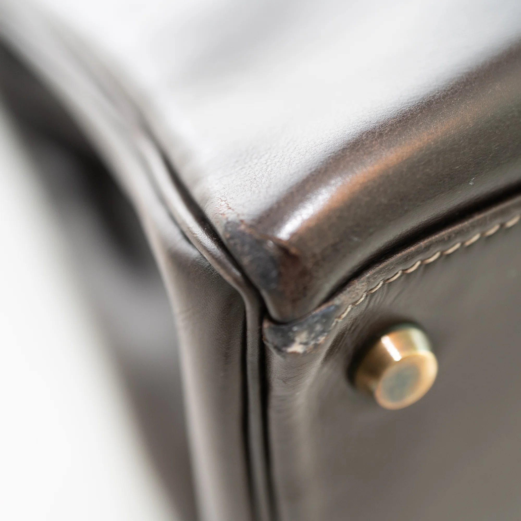 Hermès Vintage Kelly 28 Retourné Marron Foncé Box Calf Gold Hardware