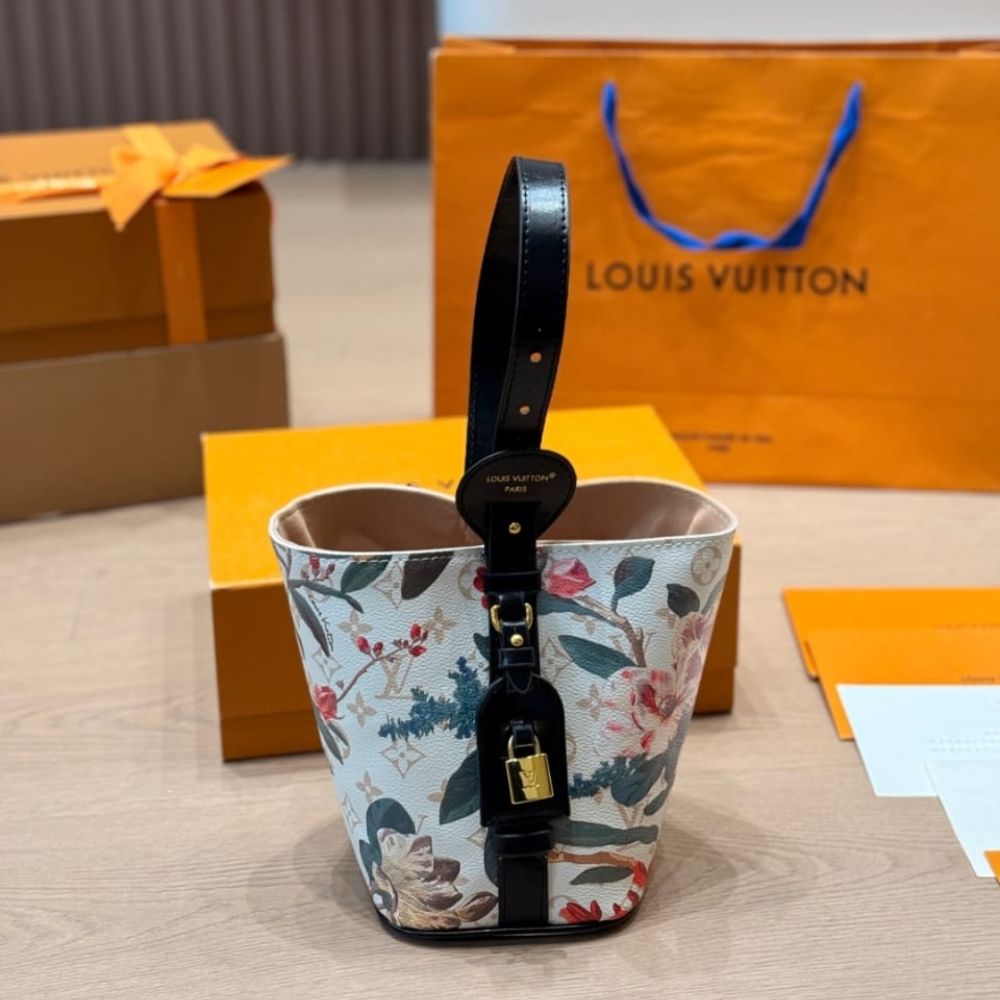 Louis Vuitton Pochette Monogram Ebene M29148 9.3 Inches