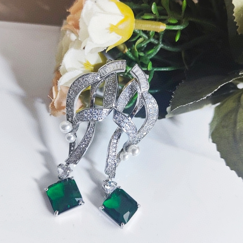 Bulgari Irregular Bow Pearl Ribbon Green Agate Teardrop Earrings - cnluxepick
