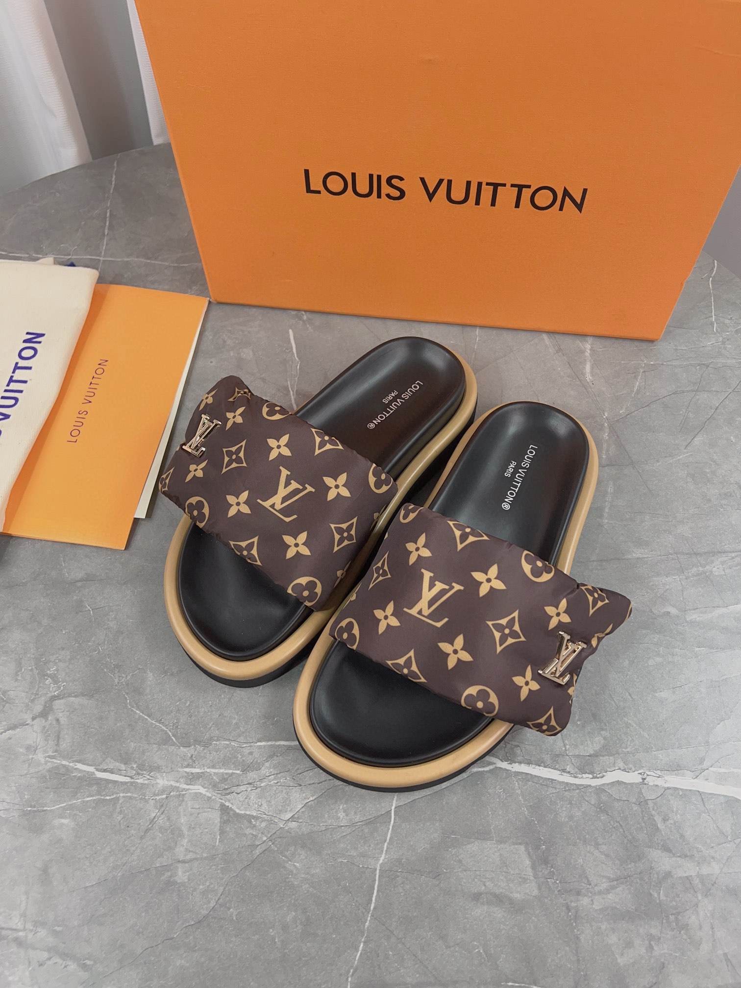 LV Embossed Sandals - cnluxepick