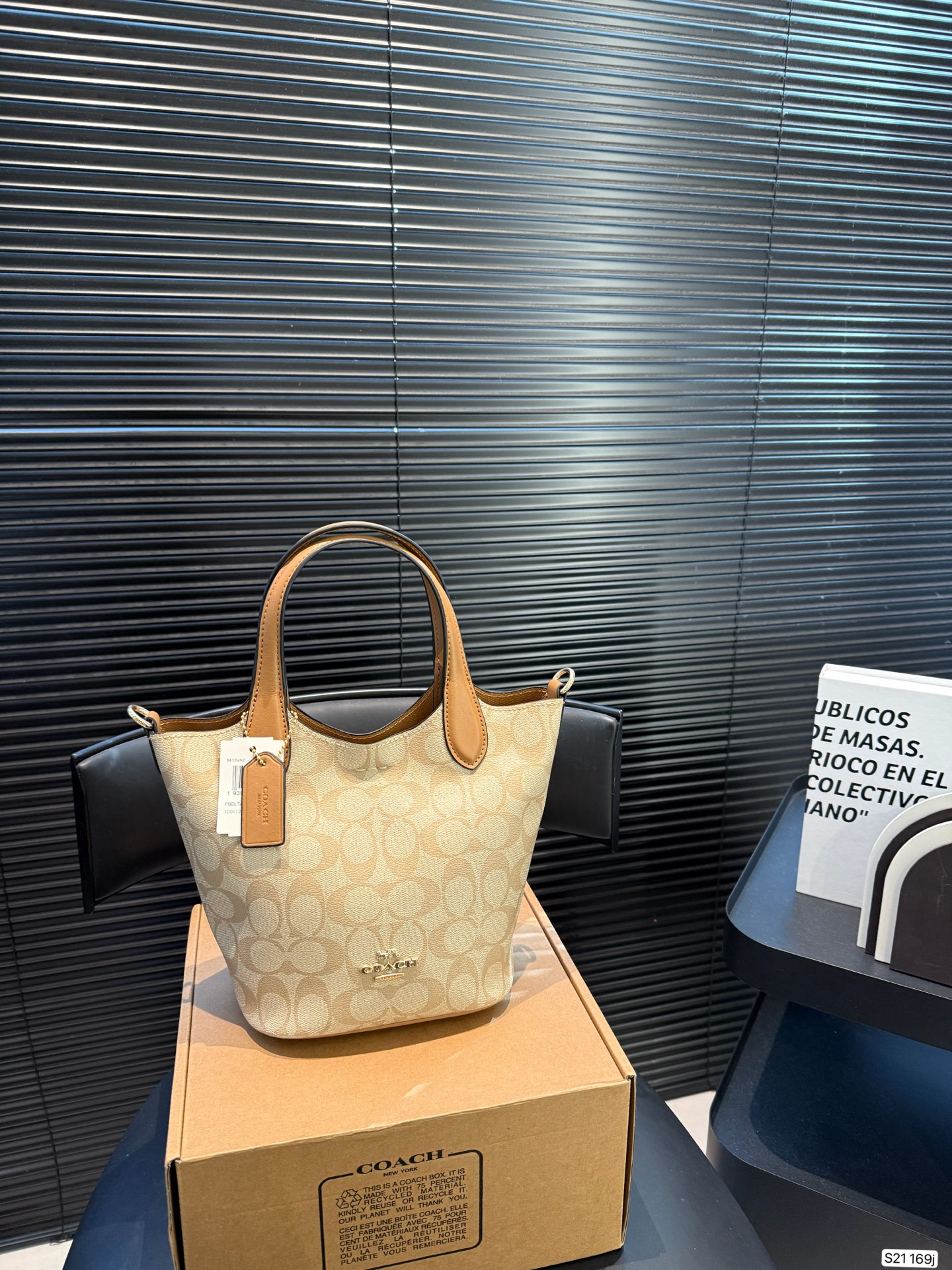 Coach Mini Bucket Bag - cnluxepick