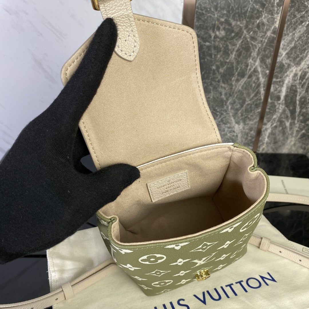 Louis Vuitton Tiny Backpack 19Cm Khaki