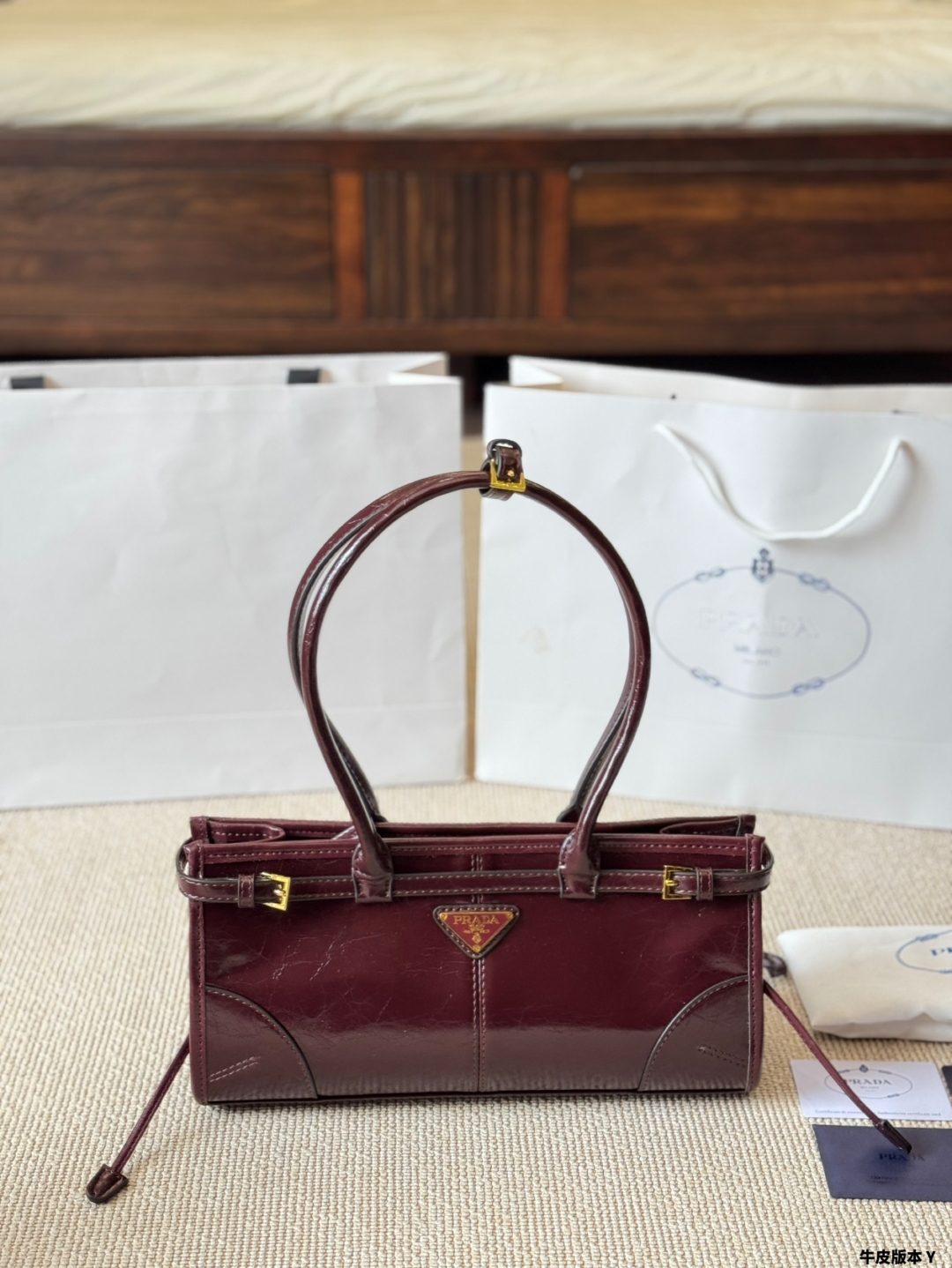 Prada handbags are laid-back and casual - cnluxepick