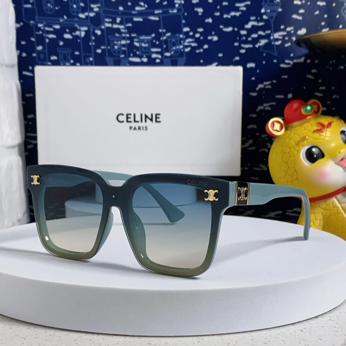 Celine Square Large Frame Arc de Triomphe Sunglasses - cnluxepick
