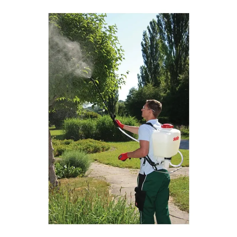 Solo 425 Backpack Sprayer – 4-Gallon Piston-Pump Unit with Adjustable Pressure & UV-Stabilized Tank