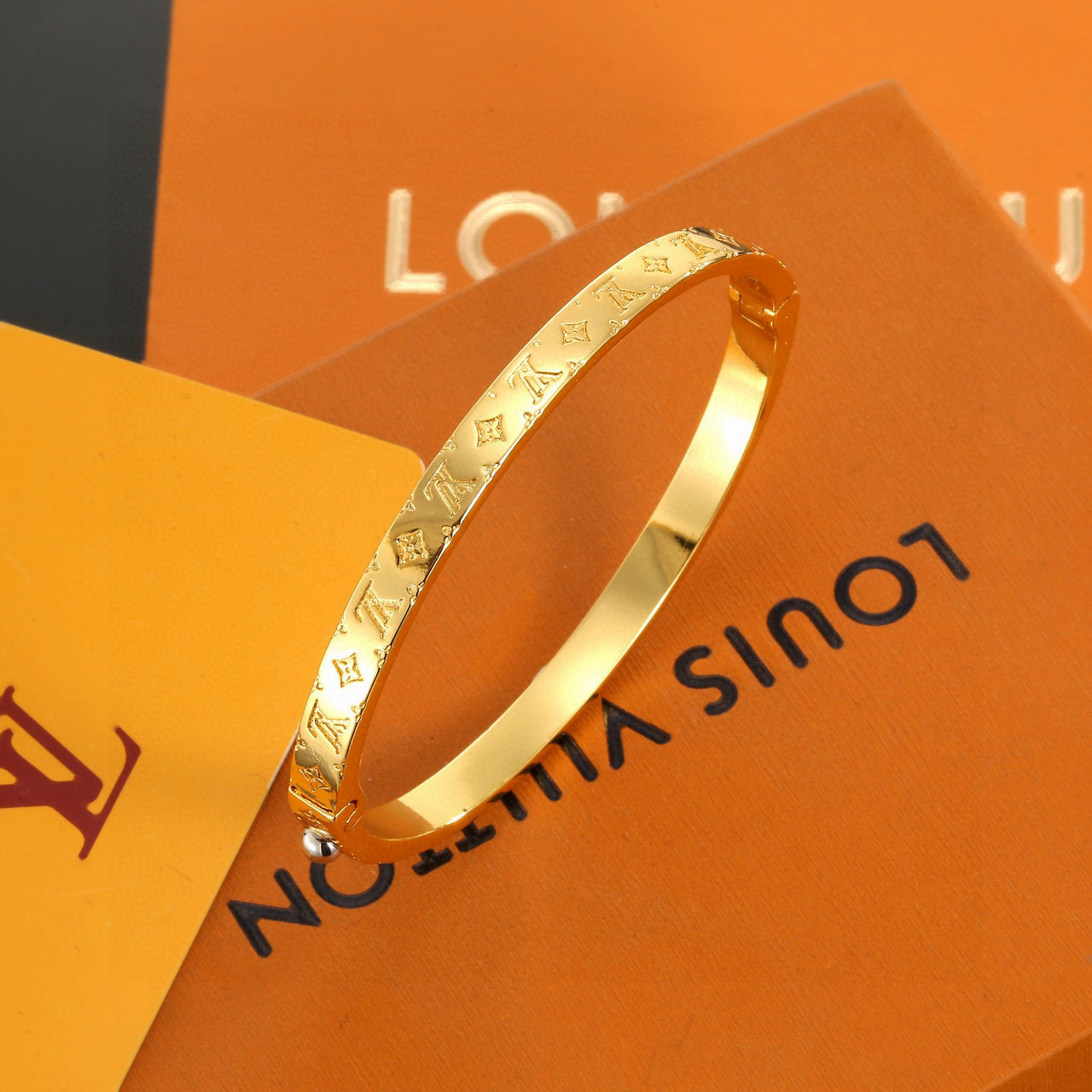 Louis Vuitton bracelet - cnluxepick