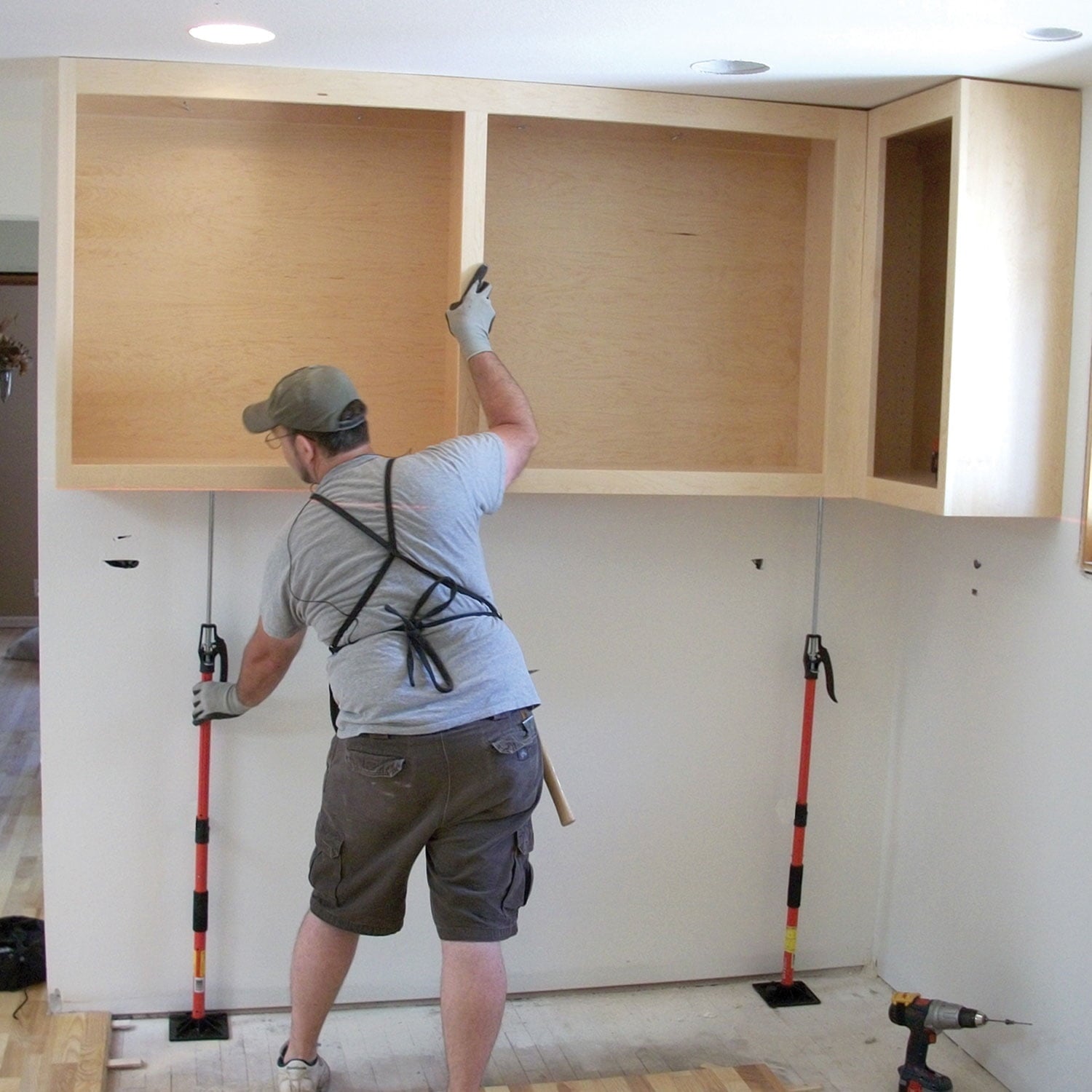 FastCap Upper Hand Adjustable Upper Cabinet Installation Lift Support System