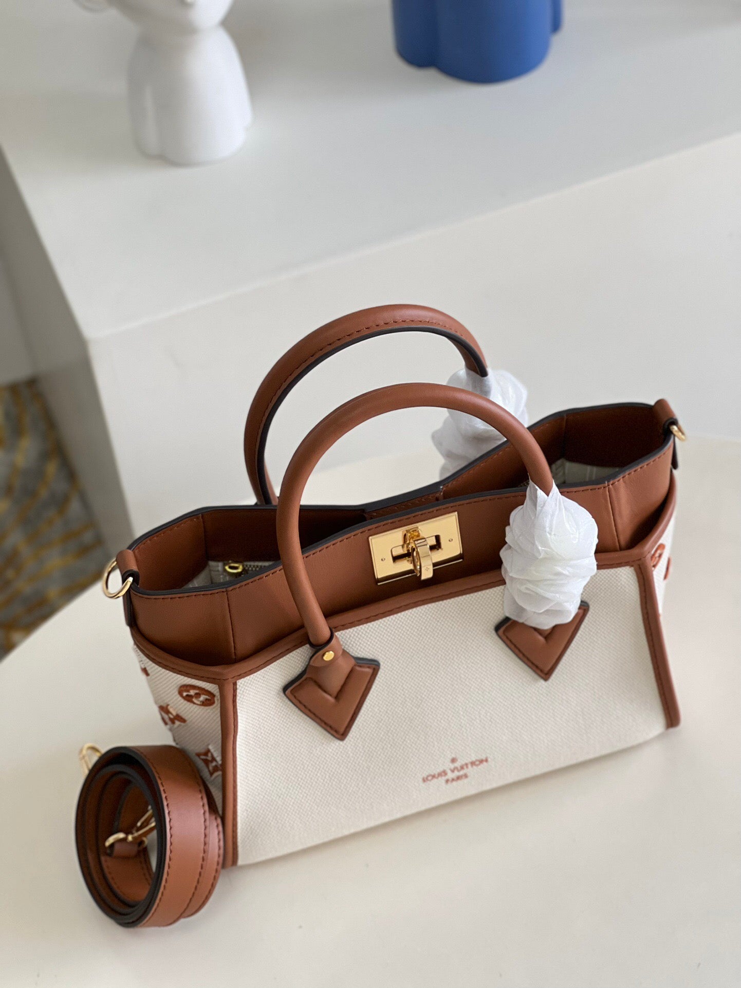 Louis Vuitton On My Side Pm 25Cm Brown