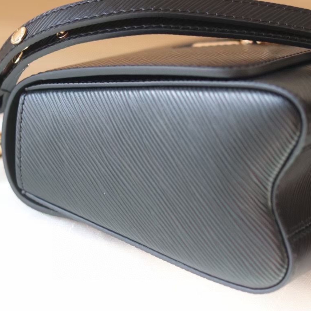 Louis Vuitton Twist Mm Cowhide Leather Handbag Black 23Cm