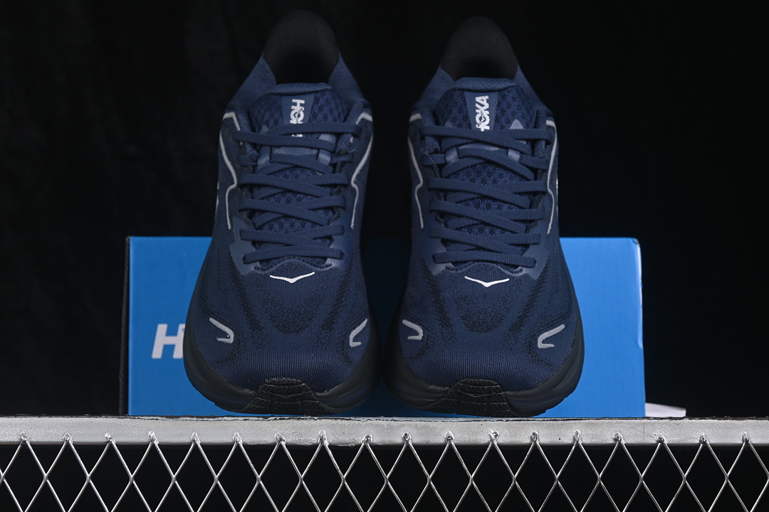 HOKA One One Clifton 10