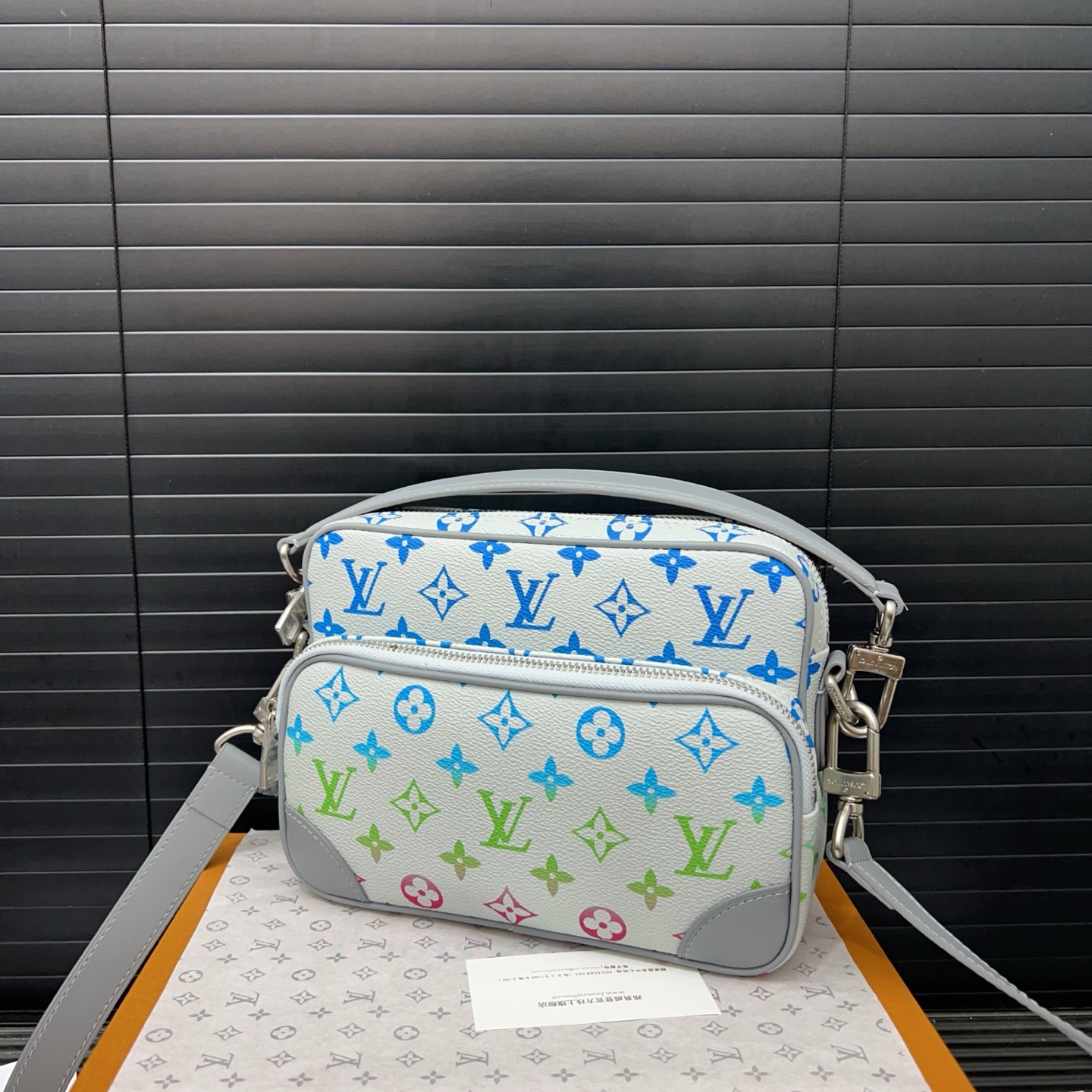 Louisvuitton off-white shoulder strap messenger bag - cnluxepick