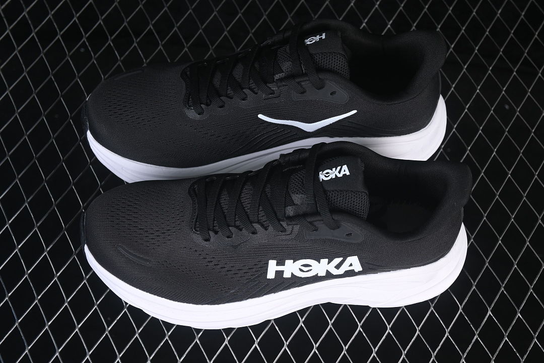 HOKA One One Clifton 11