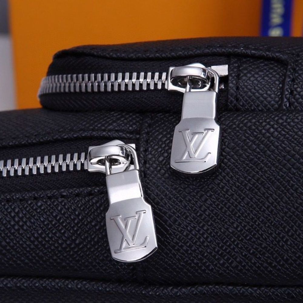 Louis Vuitton Avenue Sling Bag Taiga Black 31cm M30443