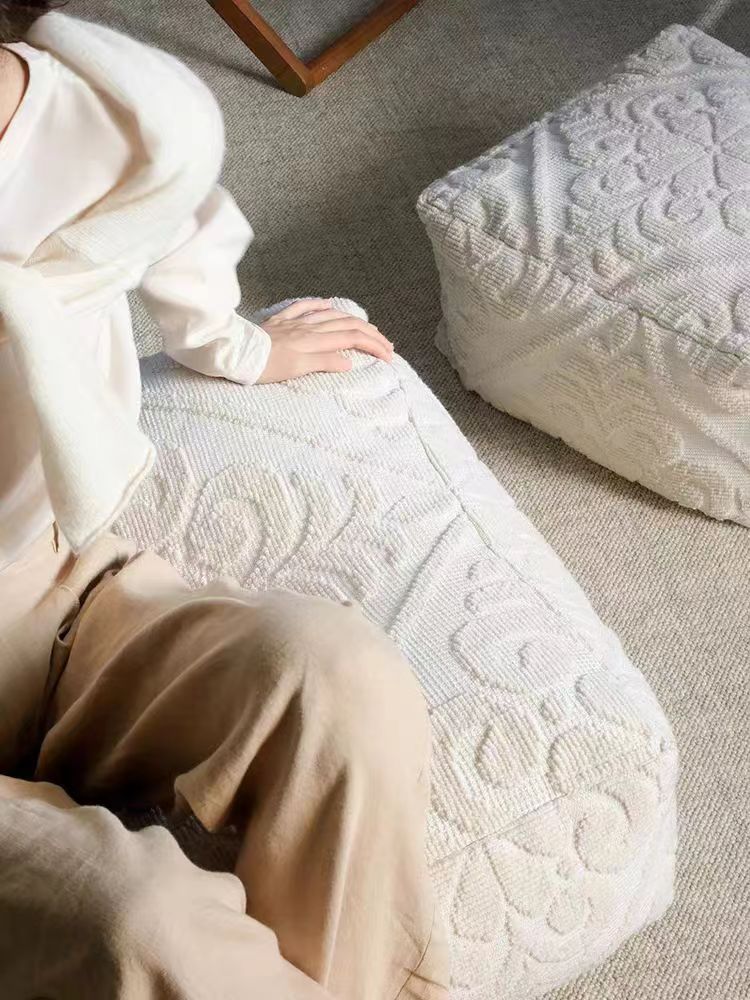 CH061 (Big) - Double Cream Pouf