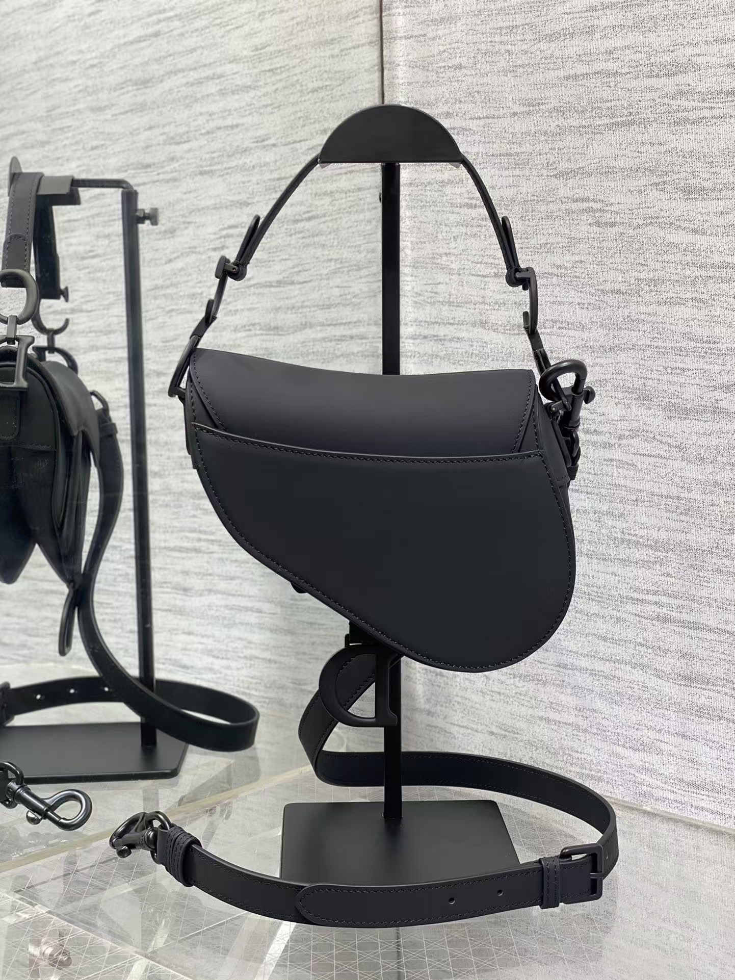 12a quality dior saddle bag - cnluxepick