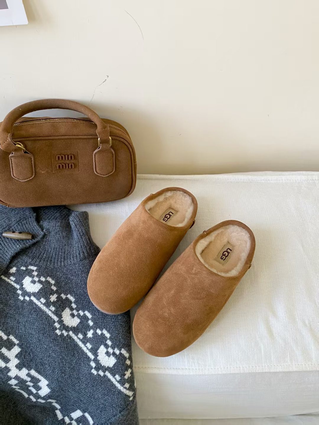 UGG Half-Slip-On Slip-On Shoes - cnluxepick