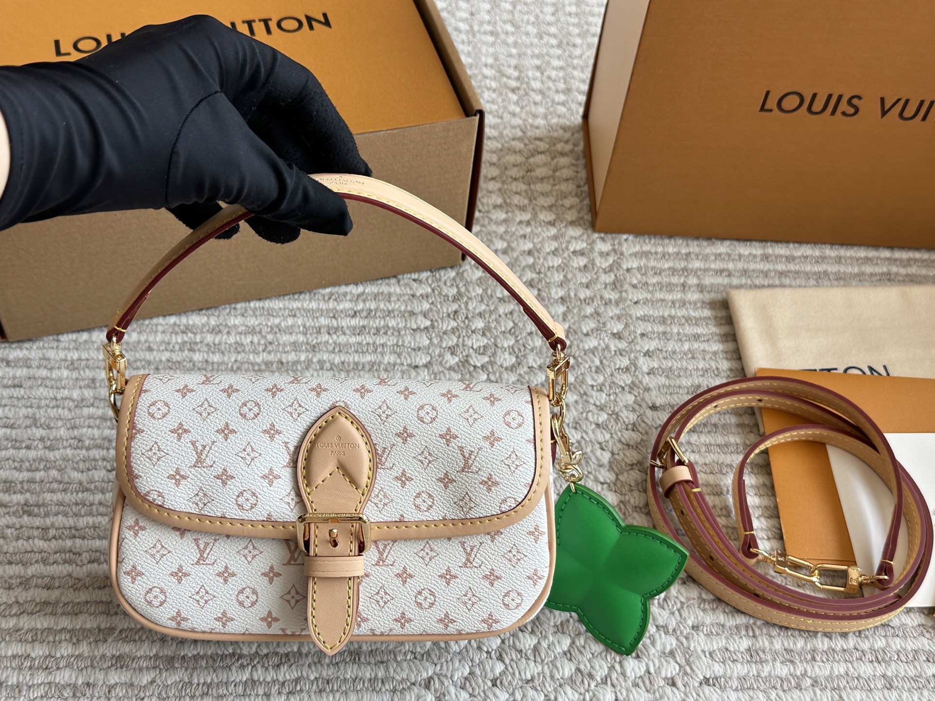 LV Show Small Baguette Bag - cnluxepick