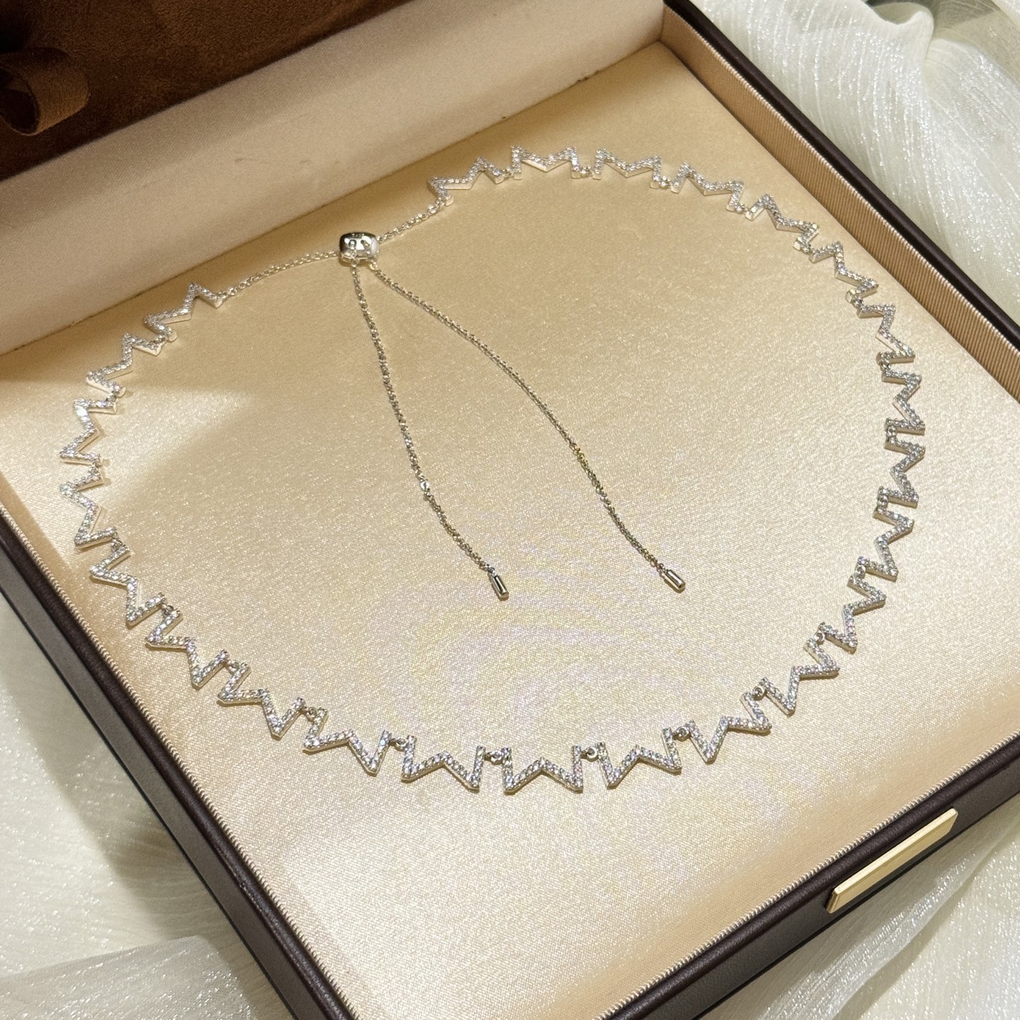 New Letter M Diamond Necklace - cnluxepick