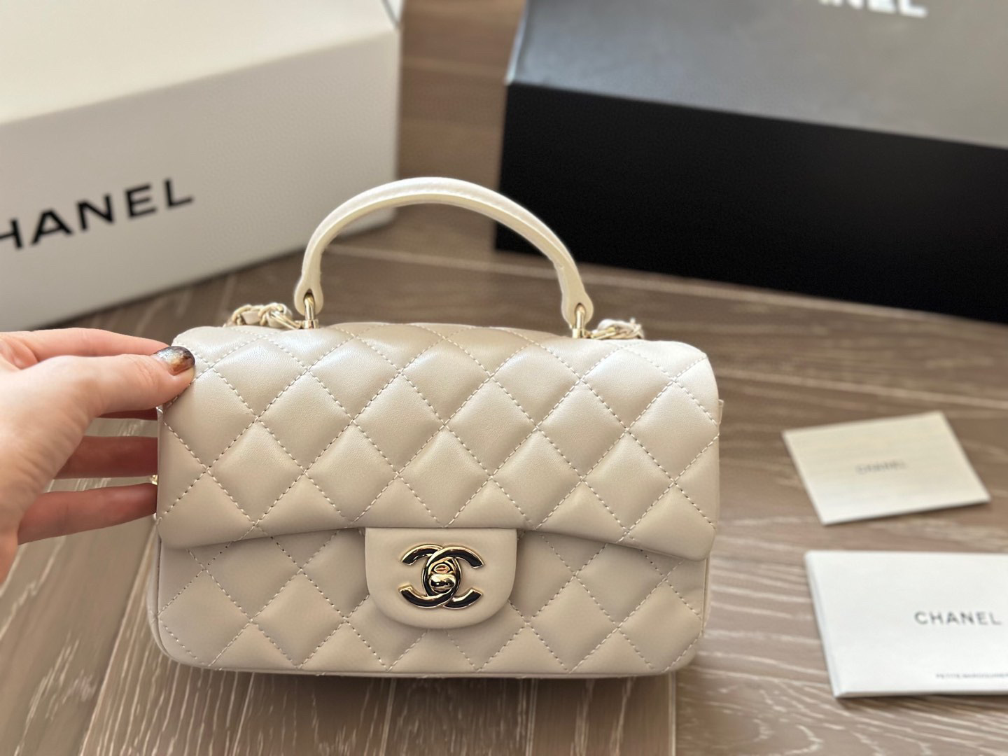 Chanel chain handle bag - cnluxepick