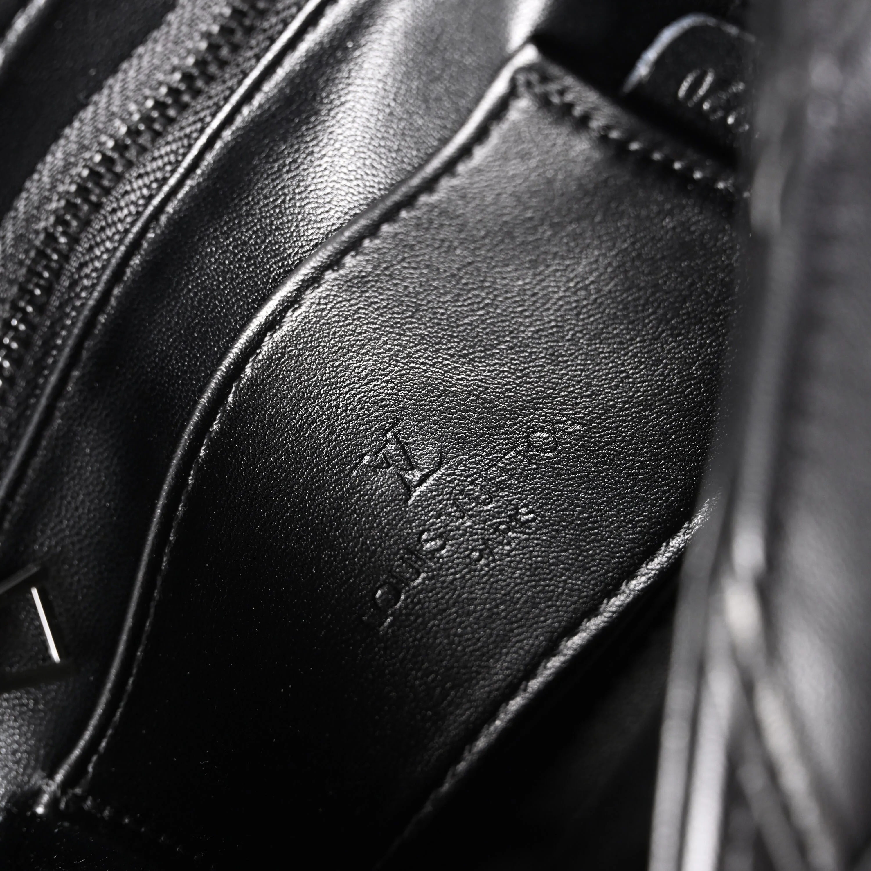 Louis Vuitton GO-14 MM Quilted Leather Chain Shoulder Bag – Black