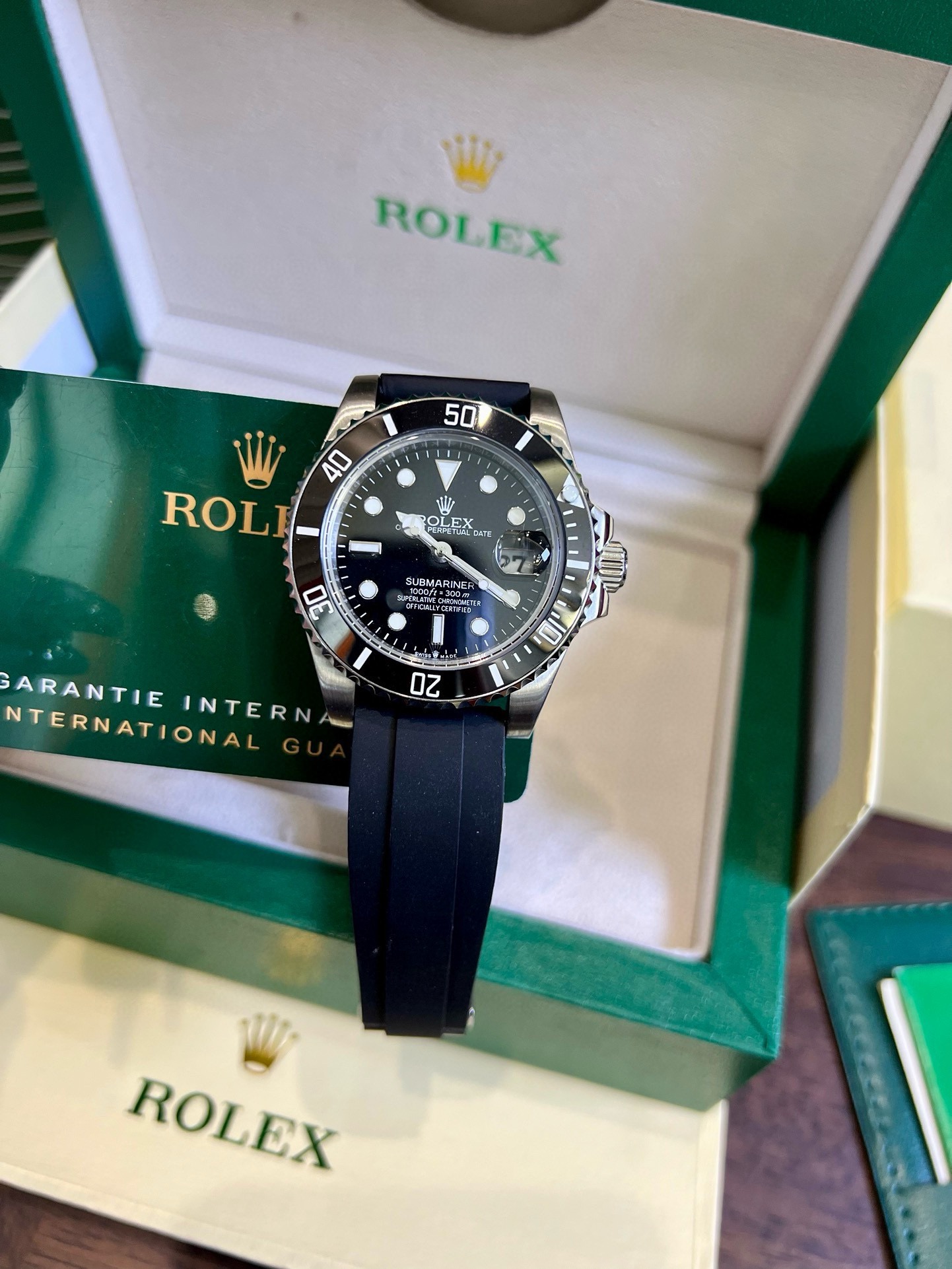 Rolex Submariner Date Black Dial Watch - cnluxepick