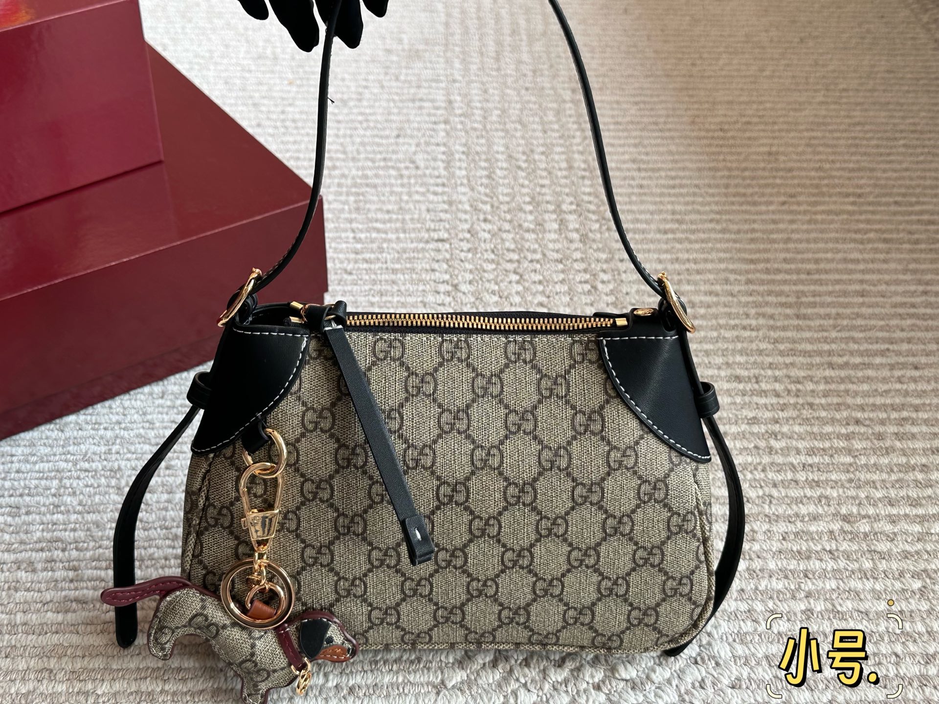 Gucci Emblem Series Tweet Bag - cnluxepick