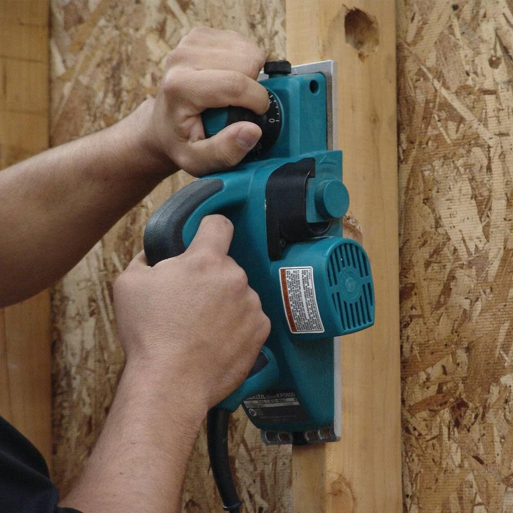 Makita 3-1/4 in. Planer with Tool Case KP0800K